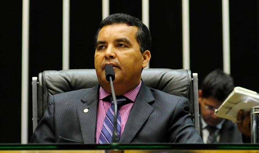 STF arquiva denúncia de compra de votos contra o deputado federal Lindomar Garçom