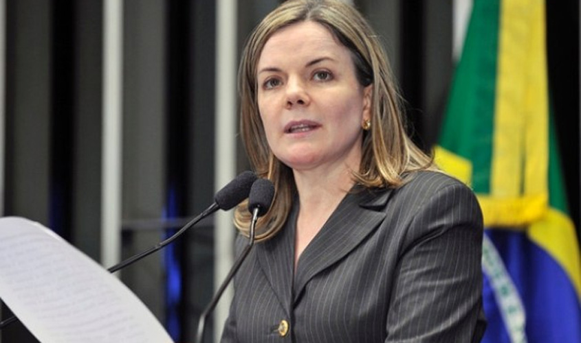 Petrobras quer que Gleisi Hoffmann devolva R$ 1 milhão aos cofres da empresa