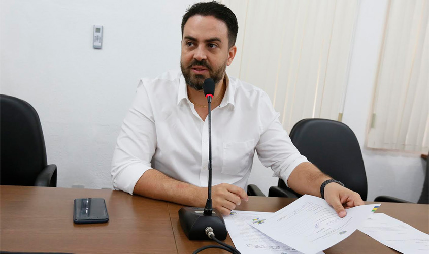 A frente da Comissão de Direitos Humanos, Léo Moraes cobra acessibilidade na rodoviária da capital