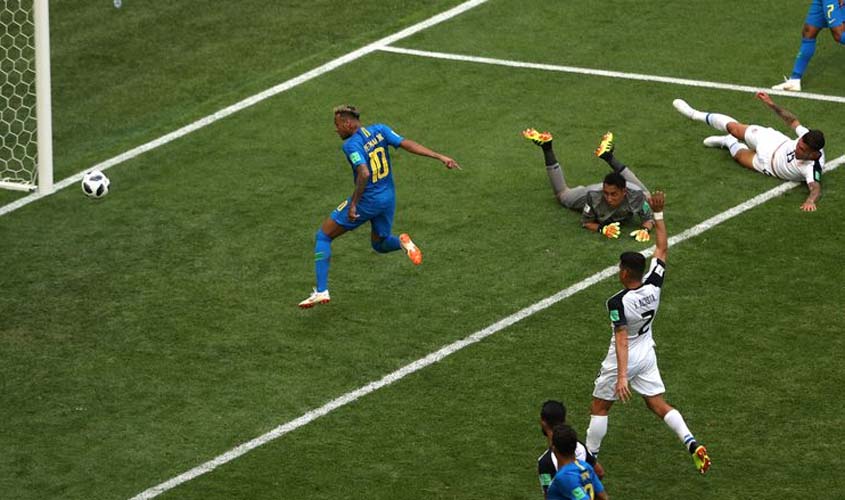 Seleção Brasileira sofre, mas vence a Costa Rica por 2 x 0