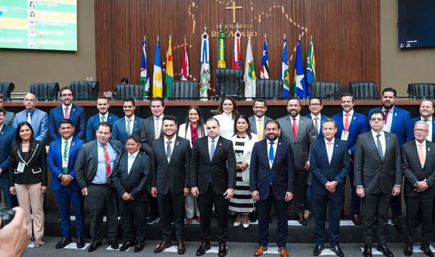Deputado Laerte Gomes expressa preocupação com crise aérea em reunião do Parlamento Amazônico