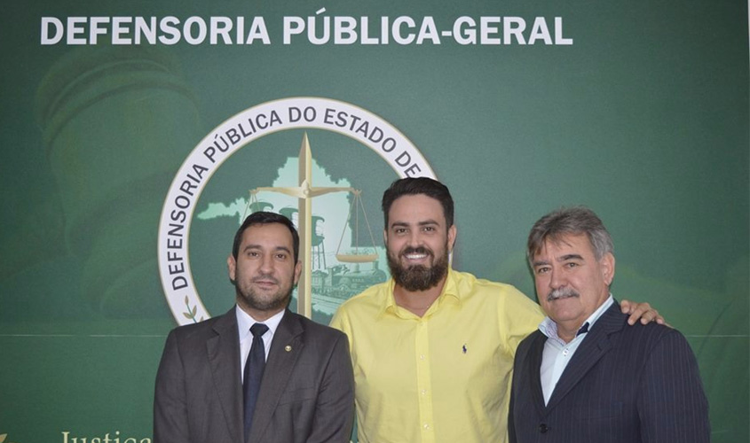 Léo Moraes pede prorrogação do concurso da Defensoria Pública